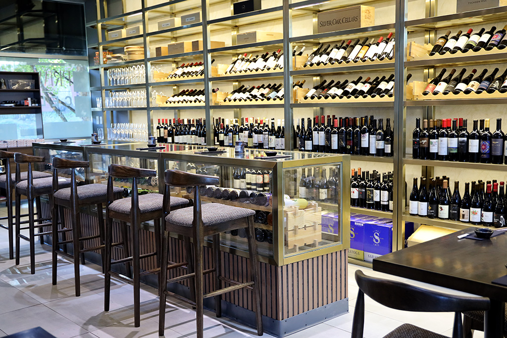 PrimeFish Cellar dining area